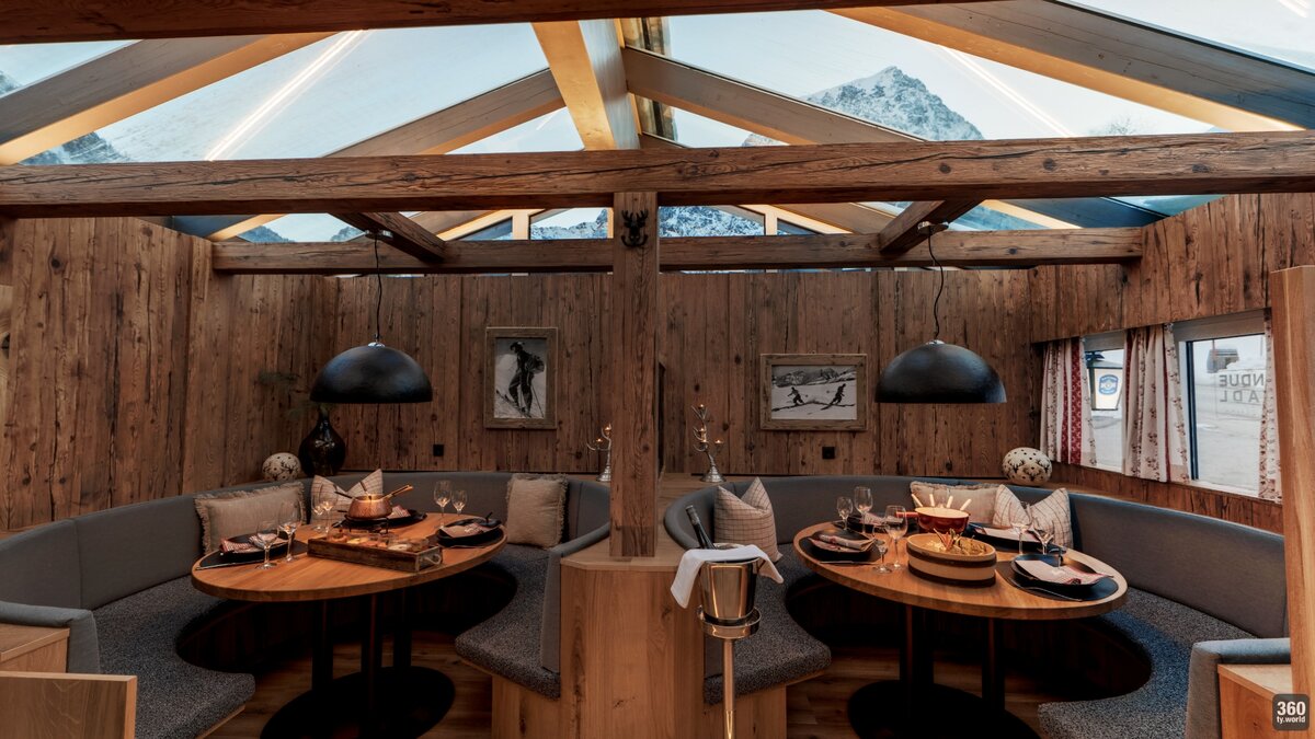 Gedeckter Tisch im Fondue Stadl